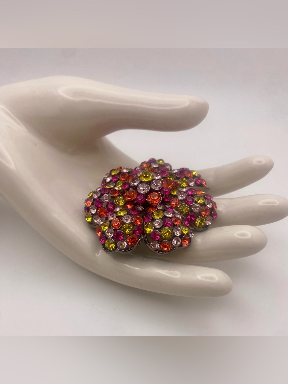 Joan Rivers Classics Collection Domed Flower Brooch Rhinestone - Picture 5 of 7